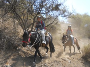 Cabalgata - Daniela Suazo y Paz Gonzalez web