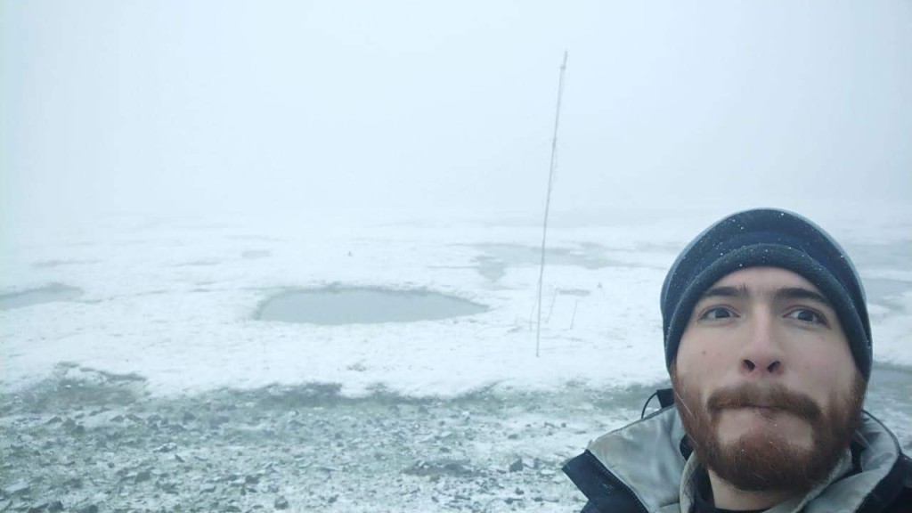 Daniel reportando que no encuentra ningún roedor en el terreno